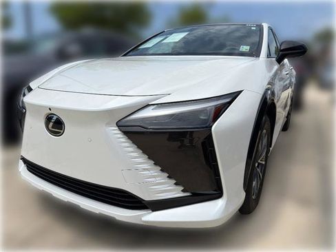 Used 2025 Lexus RZ 300e w/ Accessory Package (Z1) FWD image 3