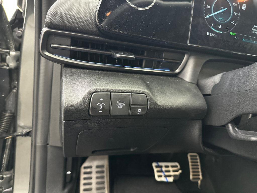 Used 2025 Hyundai Elantra SEL FWD image 26