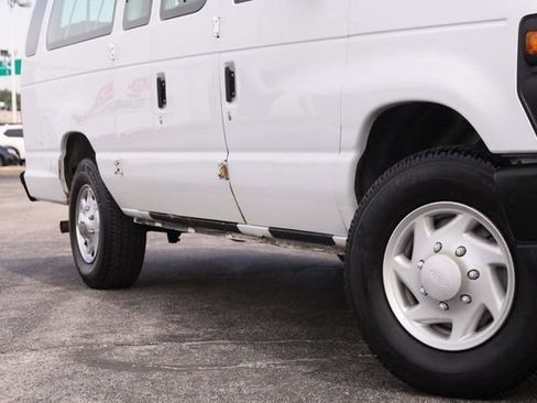 Used 2008 Ford E-350 and Econoline 350 XLT RWD image 3