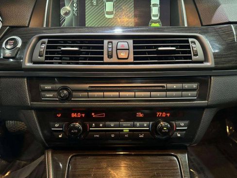 Used 2014 BMW 550i xDrive Sedan image 27