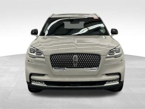 Used 2020 Lincoln Aviator Reserve w/ Equipment Group 202A image 3