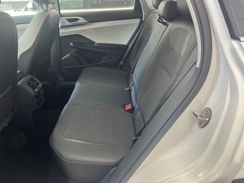 Used 2025 Volkswagen Taos SE image 27