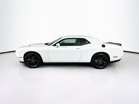 Used 2022 Dodge Challenger SXT w/ Plus Package RWD image 4