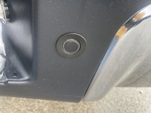 Used 2016 Ford F250 Lariat w/ Lariat Interior Package image 16