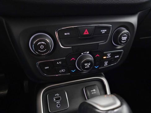 Used 2018 Jeep Compass Latitude w/ Popular Equipment Group image 20