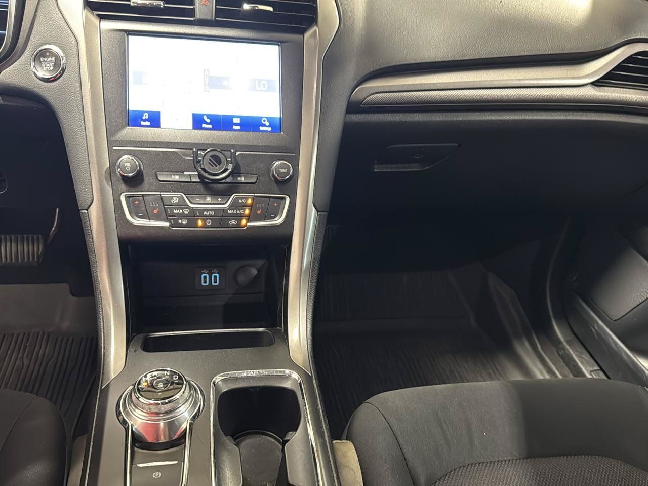 Used 2020 Ford Fusion SE AWD/4WD image 21