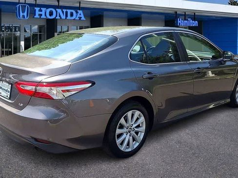 Used 2018 Toyota Camry LE FWD image 8