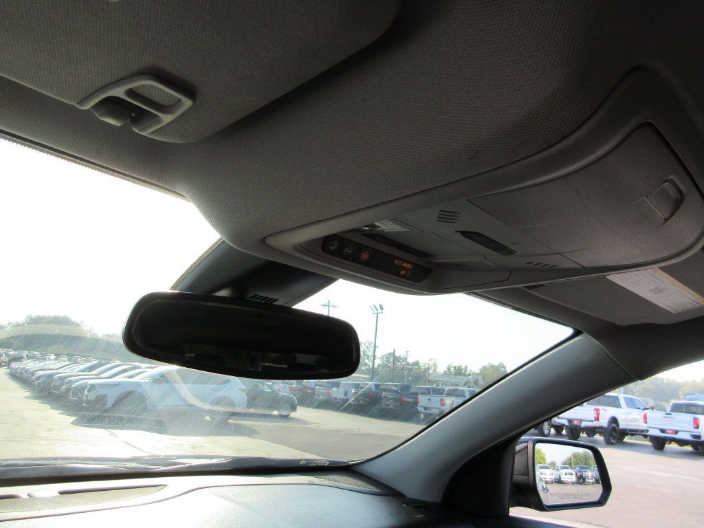 Certified 2023 GMC Acadia SLT FWD image 30