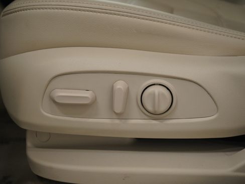 Used 2023 GMC Acadia Denali w/ Denali Technology Package image 30