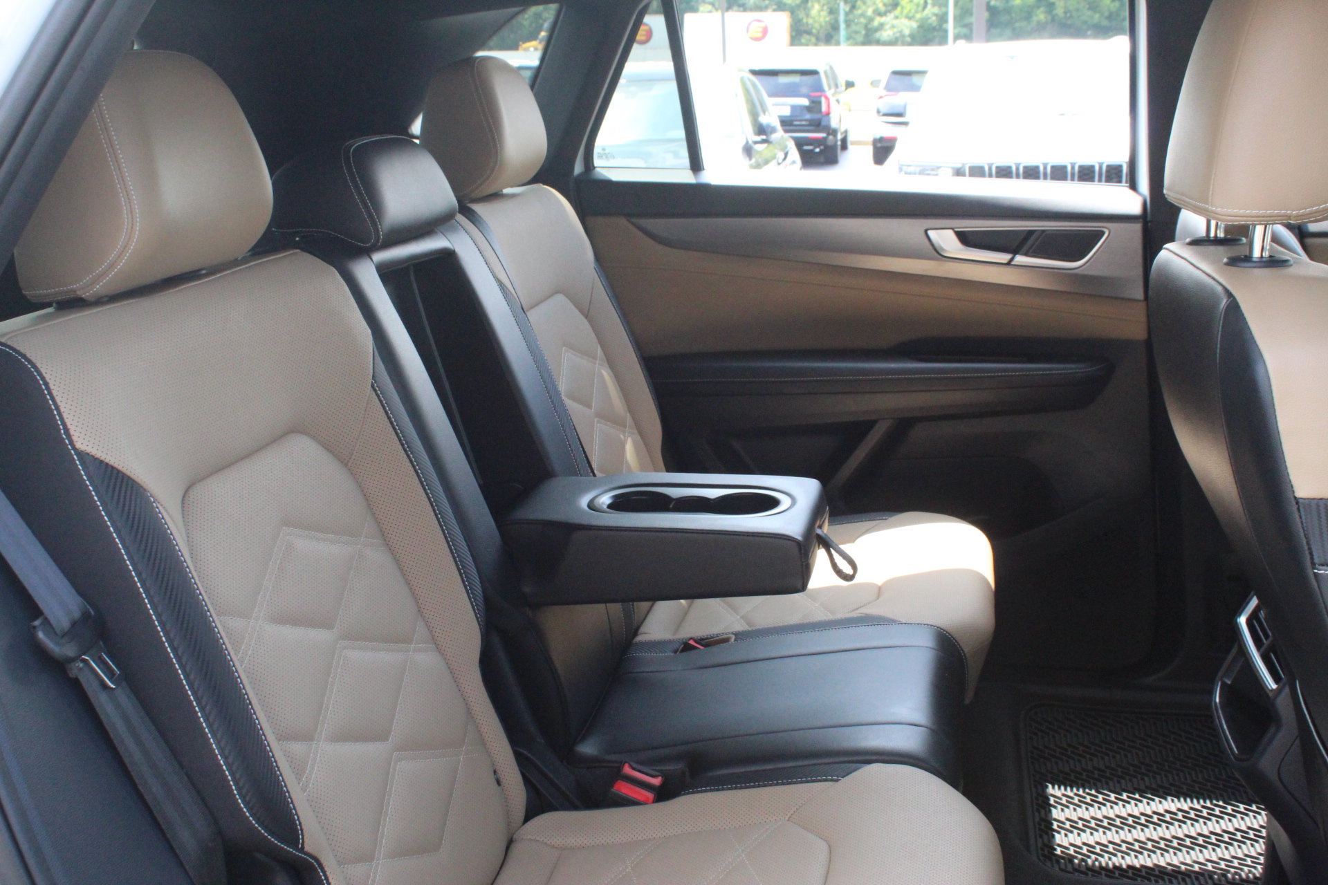 Used 2024 Volkswagen Atlas Cross Sport SE FWD image 28
