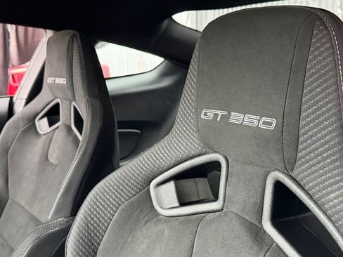 Used 2016 Ford Mustang Shelby GT350 w/ Track Package image 28