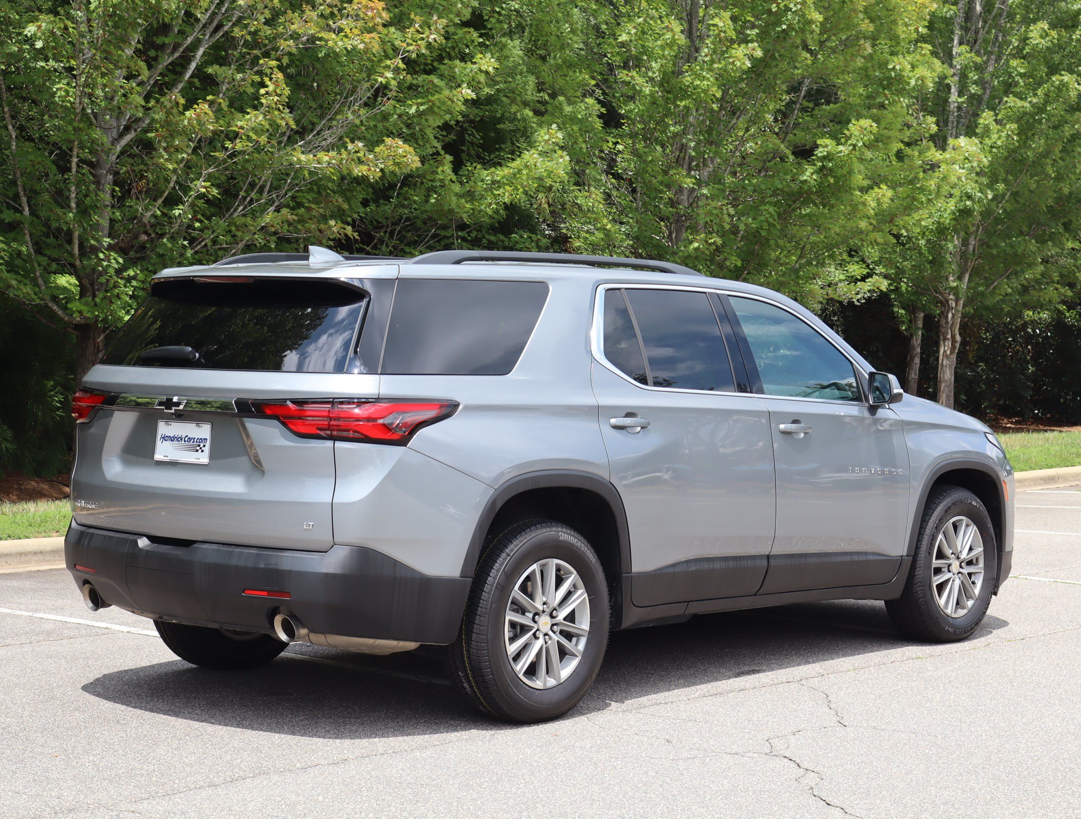 Used 2023 Chevrolet Traverse LT FWD image 9