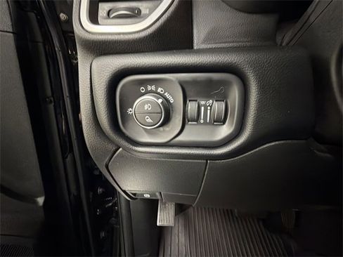 Used 2019 RAM 3500 Big Horn image 18