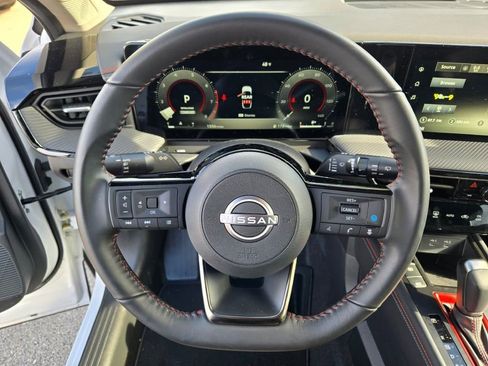 Used 2025 Nissan Kicks SR image 29