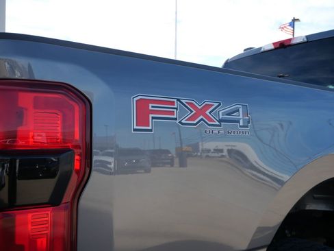 Certified 2025 Ford F250 Lariat w/ FX4 Off-Road Package image 9