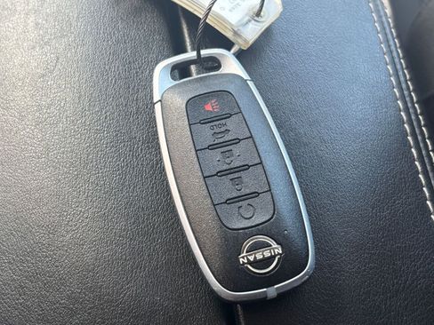 Used 2025 Nissan Rogue SV AWD/4WD image 20
