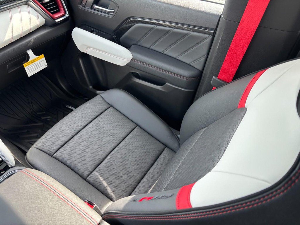 New 2026 GMC Canyon AT4X w/ LPO, Black Badging Package AWD/4WD image 9