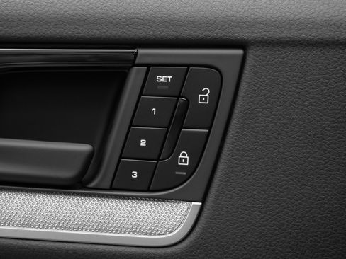 Used 2024 Porsche Cayenne Coupe image 26