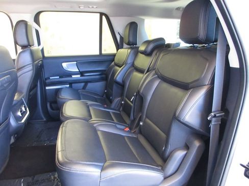 Certified 2025 Ford Expedition Max Platinum AWD/4WD image 23
