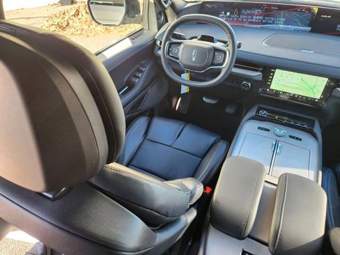 New 2025 Lincoln Navigator L Reserve w/ Jet Appearance Package image 10