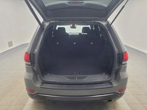 Used 2019 Jeep Grand Cherokee Laredo image 29