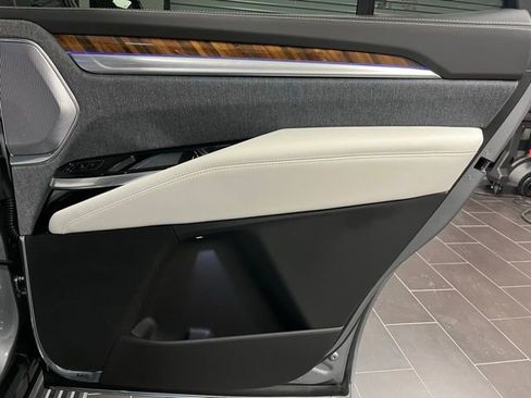 Certified 2025 Cadillac Escalade Sport Platinum w/ LPO, ONYX Package image 14