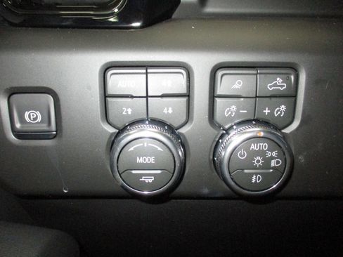 New 2026 GMC Sierra 2500 AT4 w/ AT4 Premium Plus Package AWD/4WD image 46