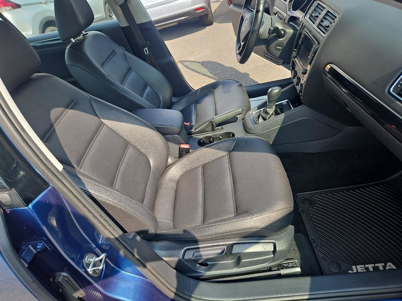 Used 2017 Volkswagen Jetta SEL FWD image 17