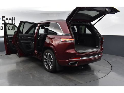 Used 2024 Jeep Grand Cherokee Overland AWD/4WD image 27