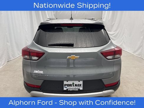 Used 2025 Chevrolet TrailBlazer LT AWD/4WD image 3