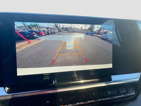 Used 2025 Chevrolet Silverado 1500 LT RWD image 14