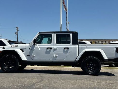 Used 2023 Jeep Gladiator Mojave AWD/4WD image 7