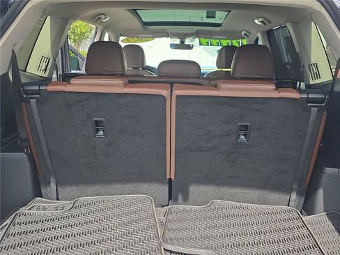 Used 2023 Volkswagen Atlas SE w/ Panoramic Sunroof Package FWD image 34