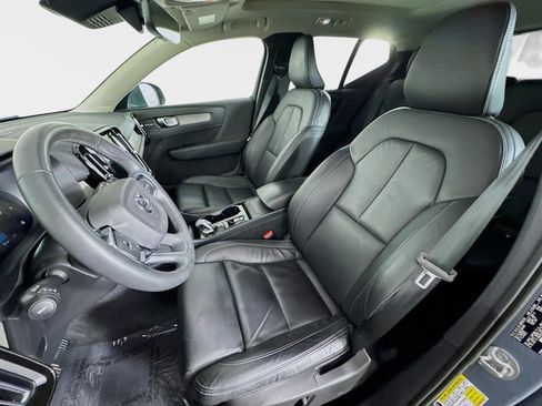 Used 2023 Volvo XC40 B5 Plus w/ Driver Assist Package image 12