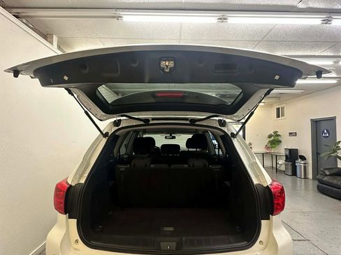 Used 2020 Nissan Pathfinder SV image 57