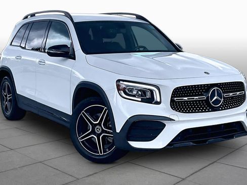 Used 2021 Mercedes-Benz GLB 250 w/ AMG Line image 3