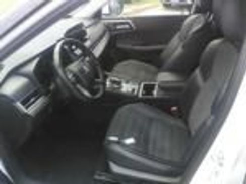 Used 2024 Mitsubishi Outlander SE AWD/4WD image 8