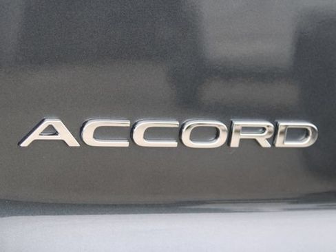 Used 2023 Honda Accord EX image 5