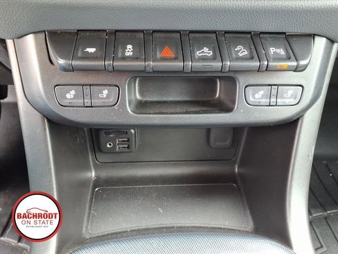 Used 2019 Chevrolet Colorado Z71 AWD/4WD image 13