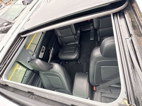 Used 2022 Ford Explorer Limited w/ Limited Technology Package image 27