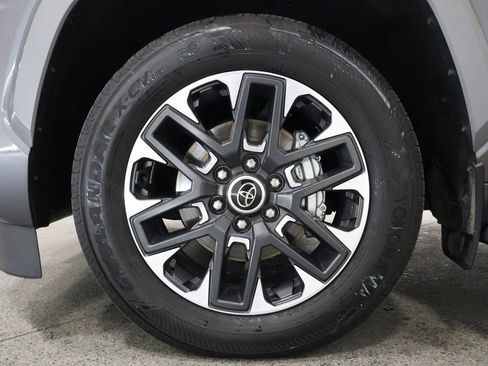 Used 2023 Toyota Sequoia Limited image 5