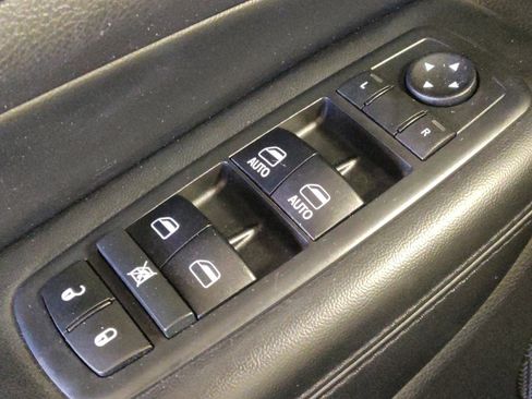 Used 2018 Jeep Grand Cherokee Laredo image 27