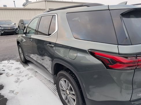 Used 2022 Chevrolet Traverse LT image 8