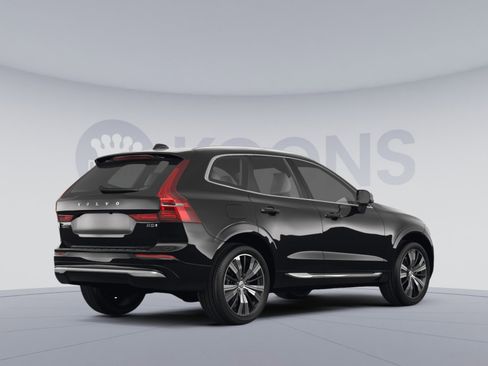 Used 2023 Volvo XC60 B5 Plus w/ Climate Package AWD/4WD image 4