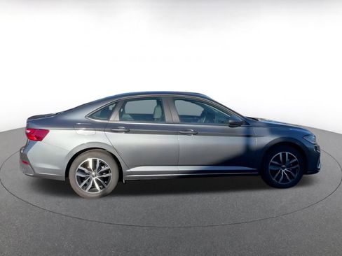 Used 2025 Volkswagen Jetta SE image 12