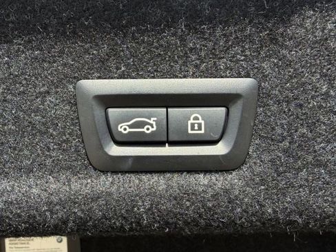 Used 2021 BMW 330i Sedan w/ Premium Package image 32