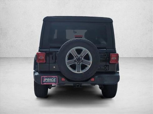 Used 2018 Jeep Wrangler Unlimited Sahara AWD/4WD image 6