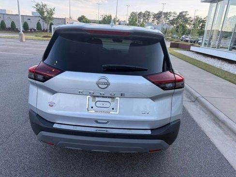 Used 2023 Nissan Rogue SV w/ SV Premium B Package FWD image 7