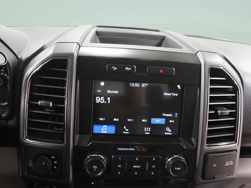 Used 2017 Ford F150 XLT w/ Equipment Group 302A Luxury AWD/4WD image 10