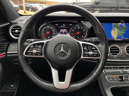 Used 2019 Mercedes-Benz E 300 4MATIC image 11